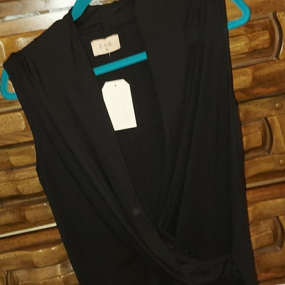 Top - Picture 3 of 4